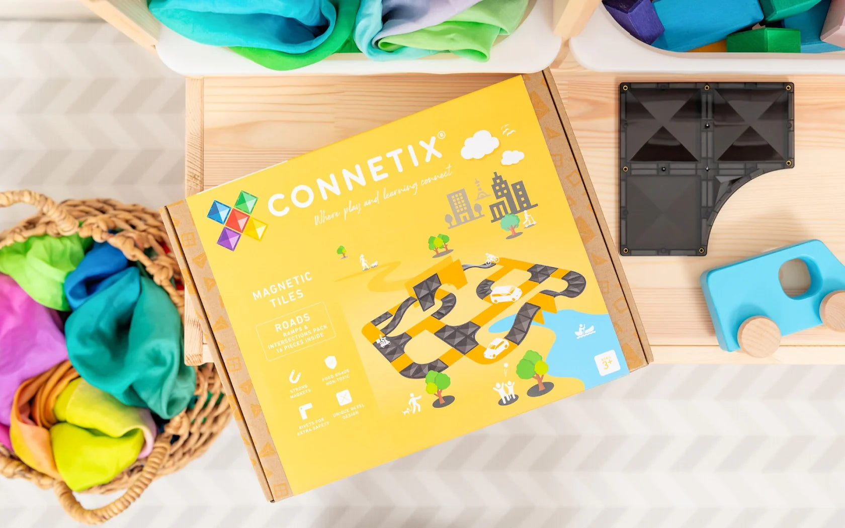 Connetix Magnetic Tiles Roads Ramps & Intersections 16 pc