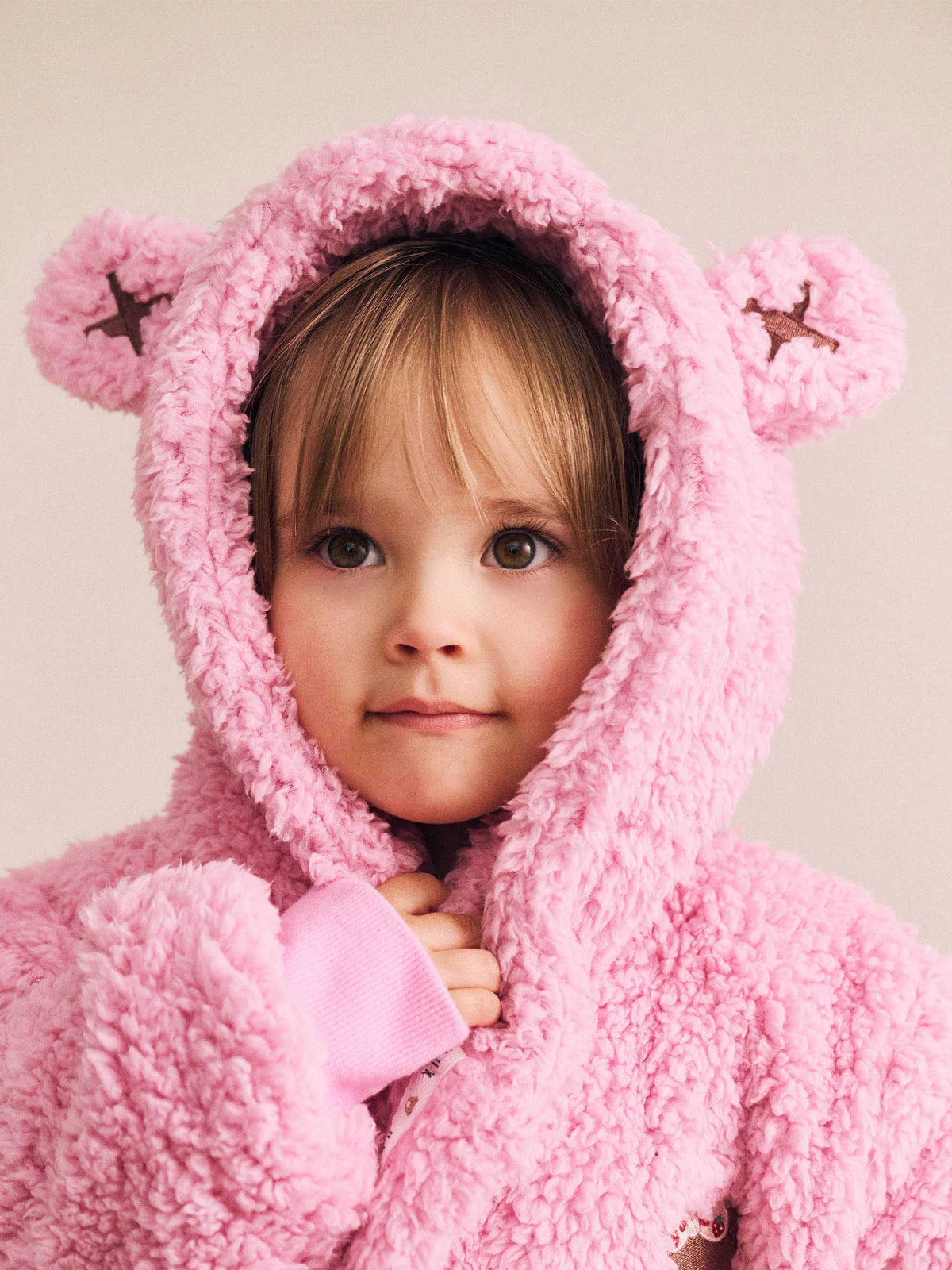 Huxbaby strawberry fields forever snuggle Robe In pink