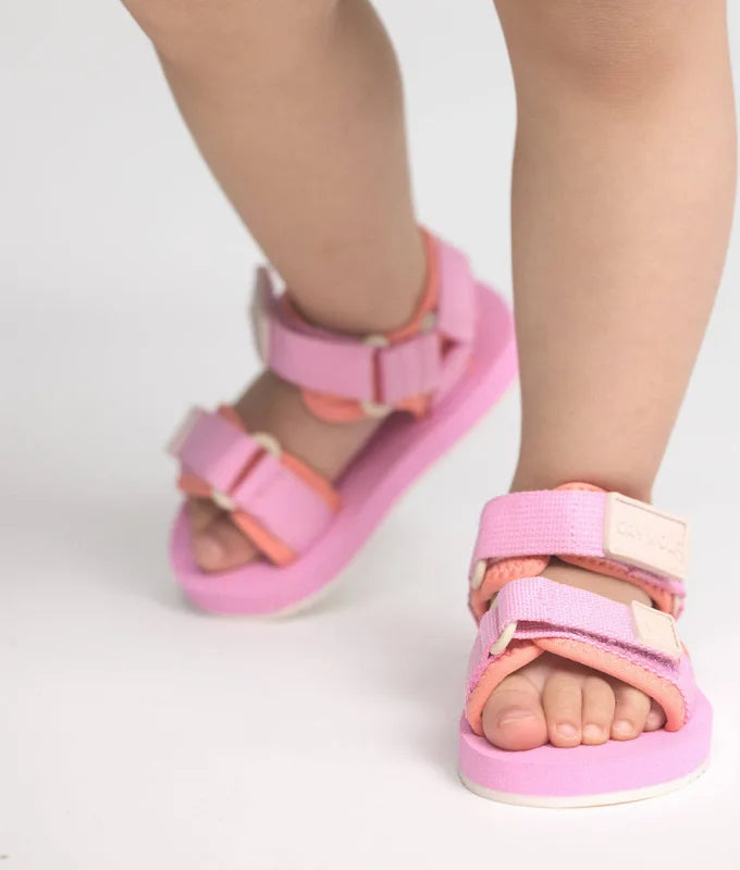Crywolf beach sandal in candy pink