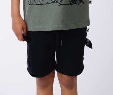 Minti Deluxe Cargo Shorts in black