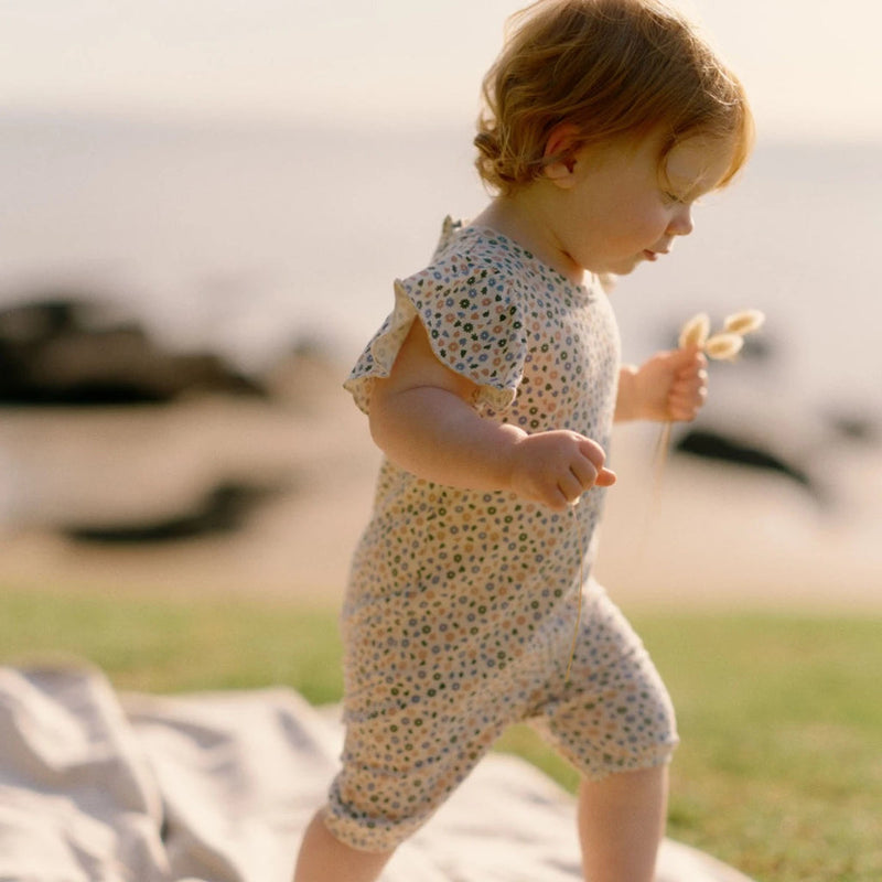 Nature Baby Tilly suit chamomile blooms in multicolour