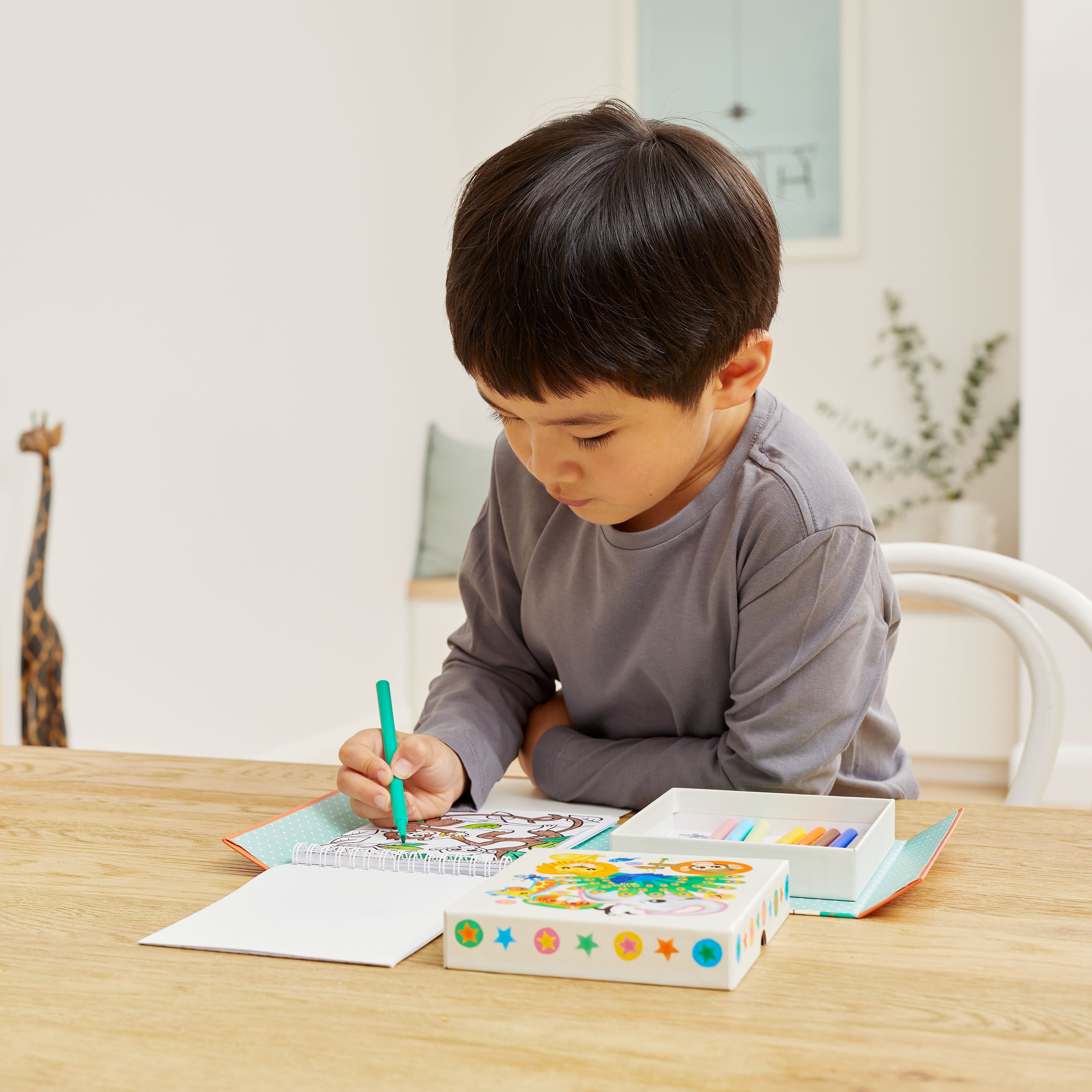 Tiger Tribe Colouring Set Zoo