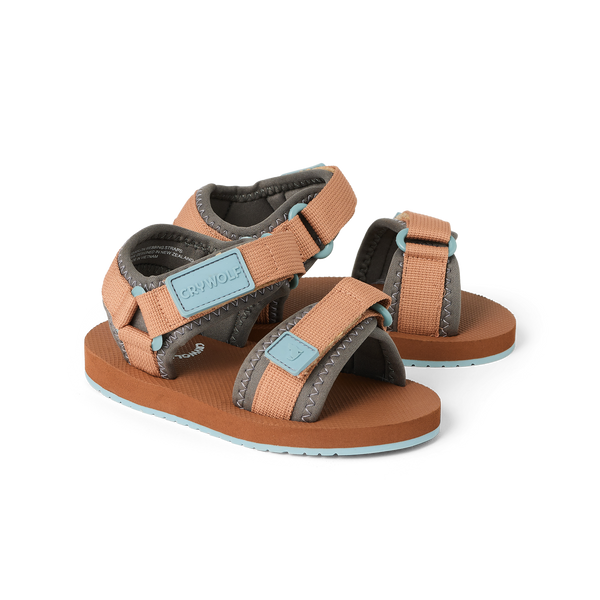 Crywolf beach sandal in natural brown and blue