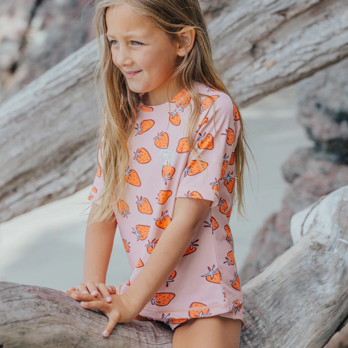 Crywolf short sleeve rash set in strawberry splash