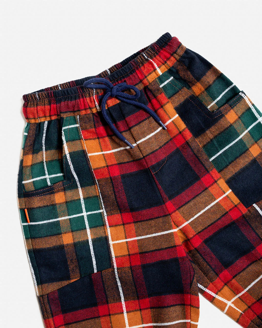 Das ist Maurice patched barrel pants in tartan