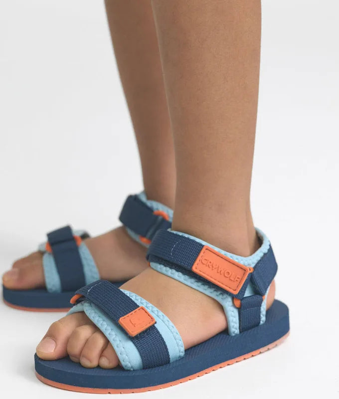 Crywolf beach sandal in navy pop