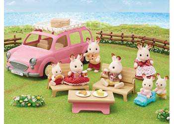 Sylvanian Families family picnic van