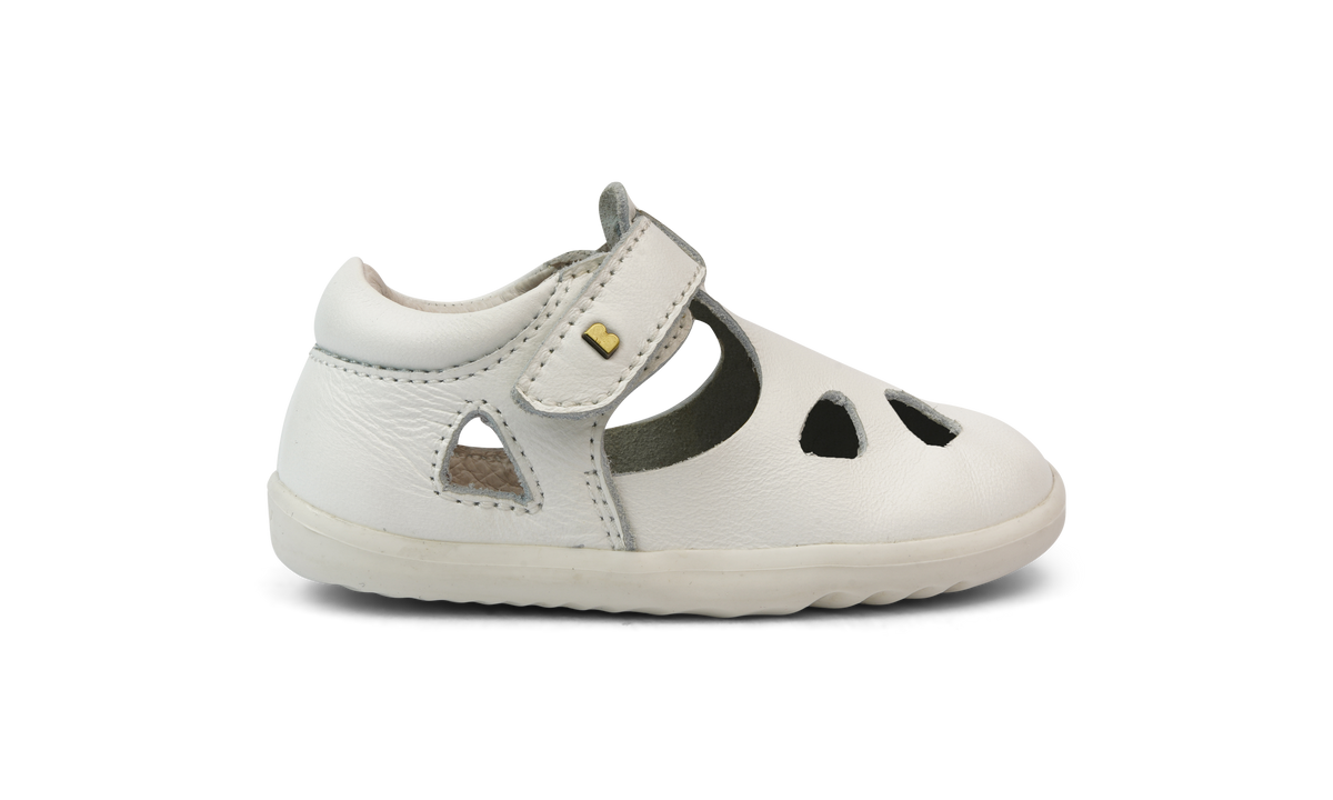 Bobux Step Up zap II sandal in white