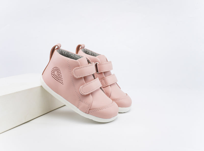 BOBUX Step up hi court boot seashell in Pink