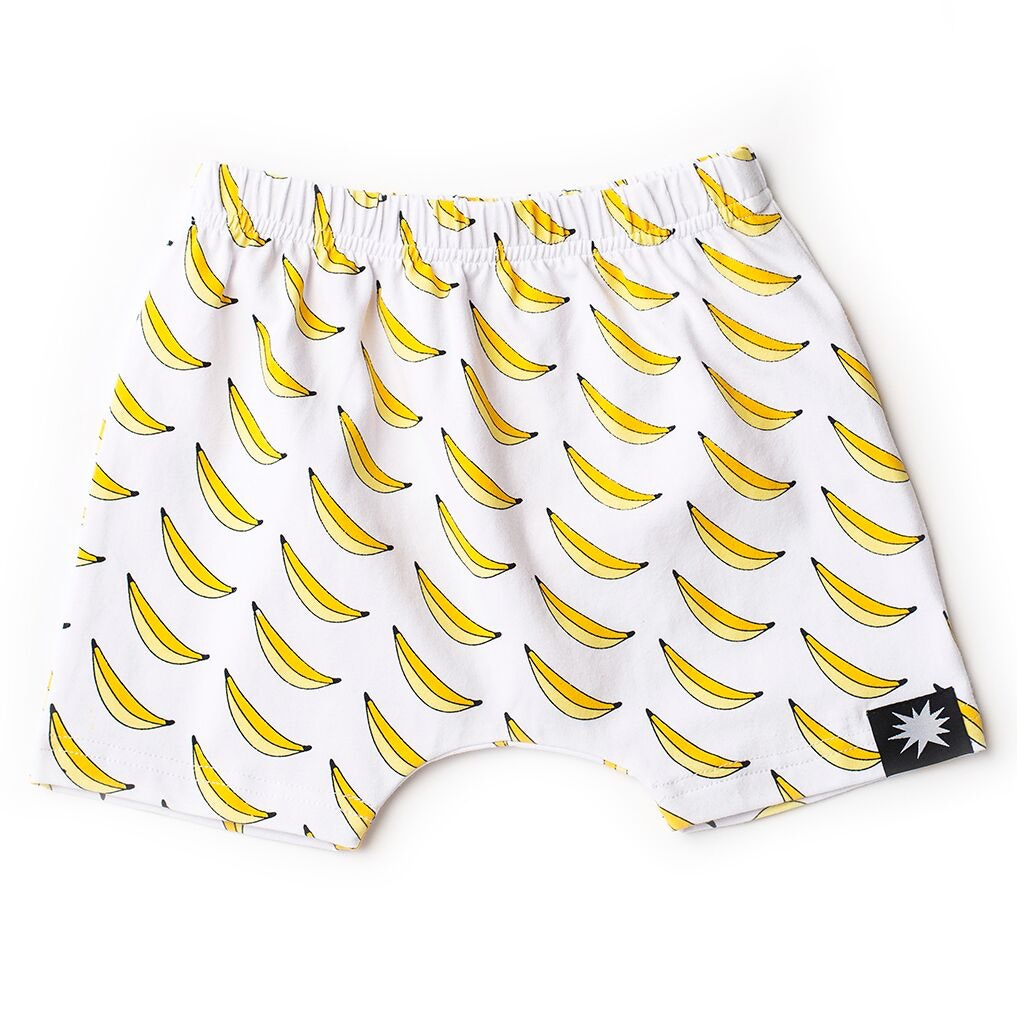 banana-party-harum--shorts-in-multi colour print